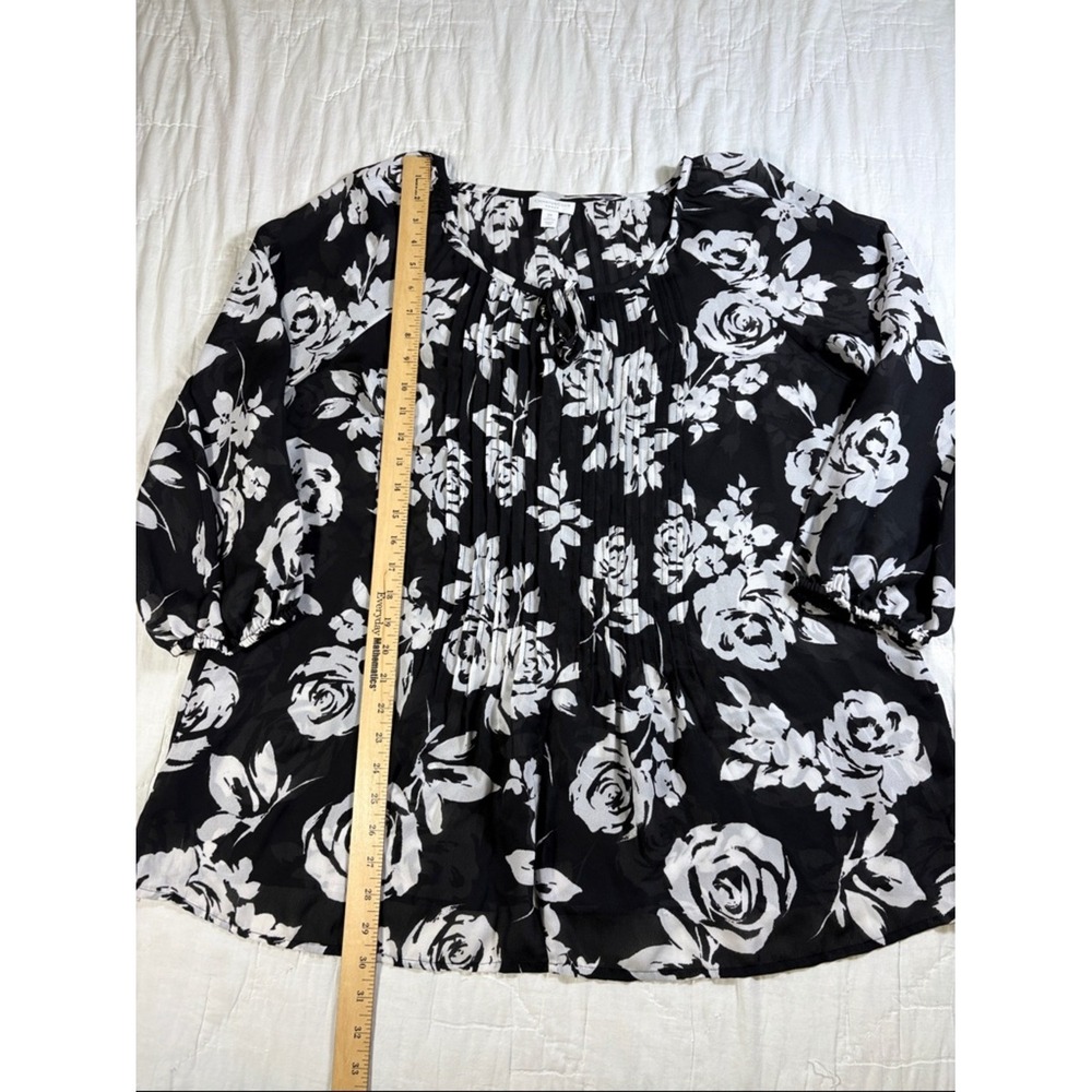 Charter Club Woman Black White Floral Pleated Tie Neck Blouse 2X Plus Size - Picture 8 of 10